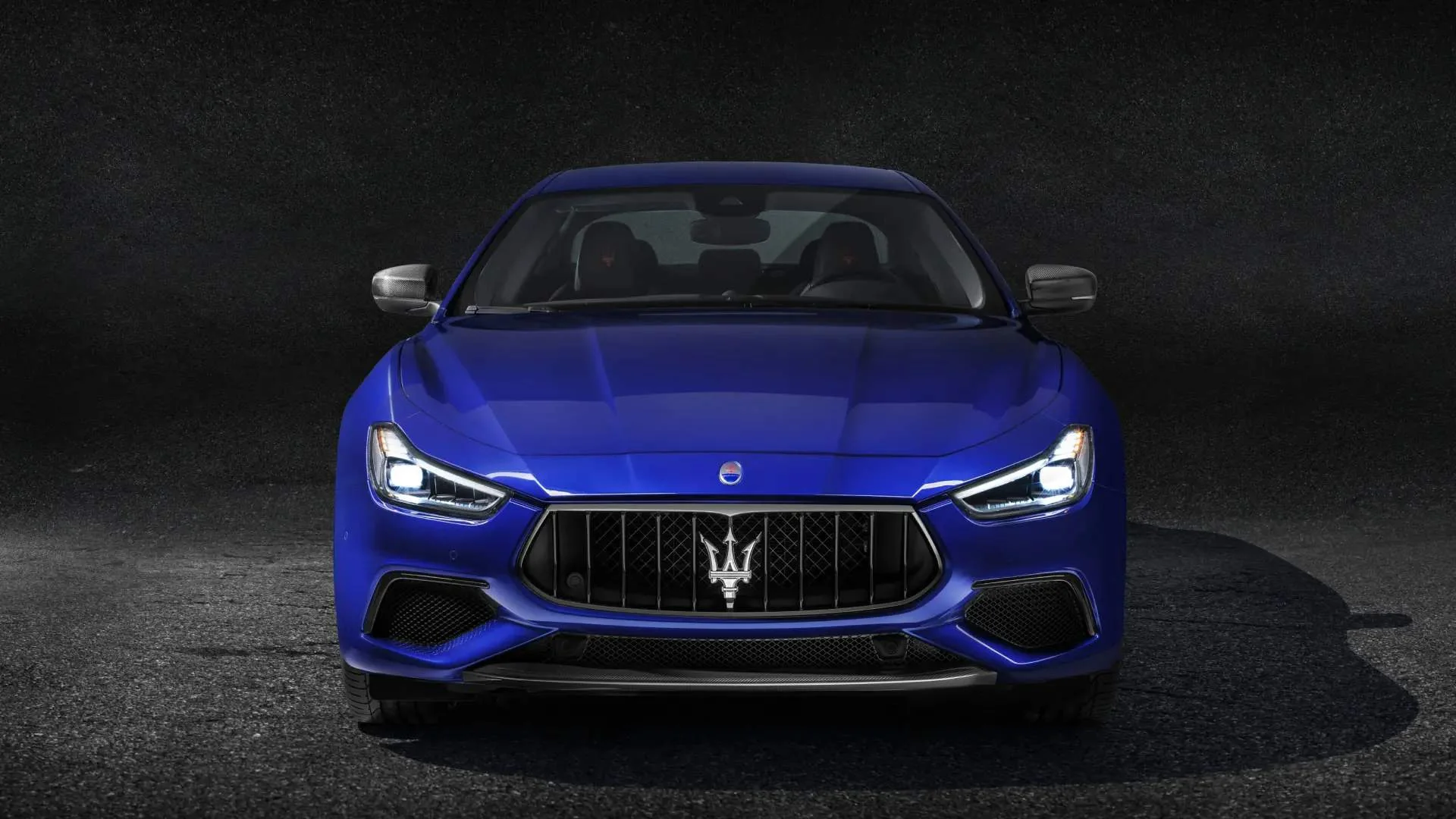 Автомобиль Maserati