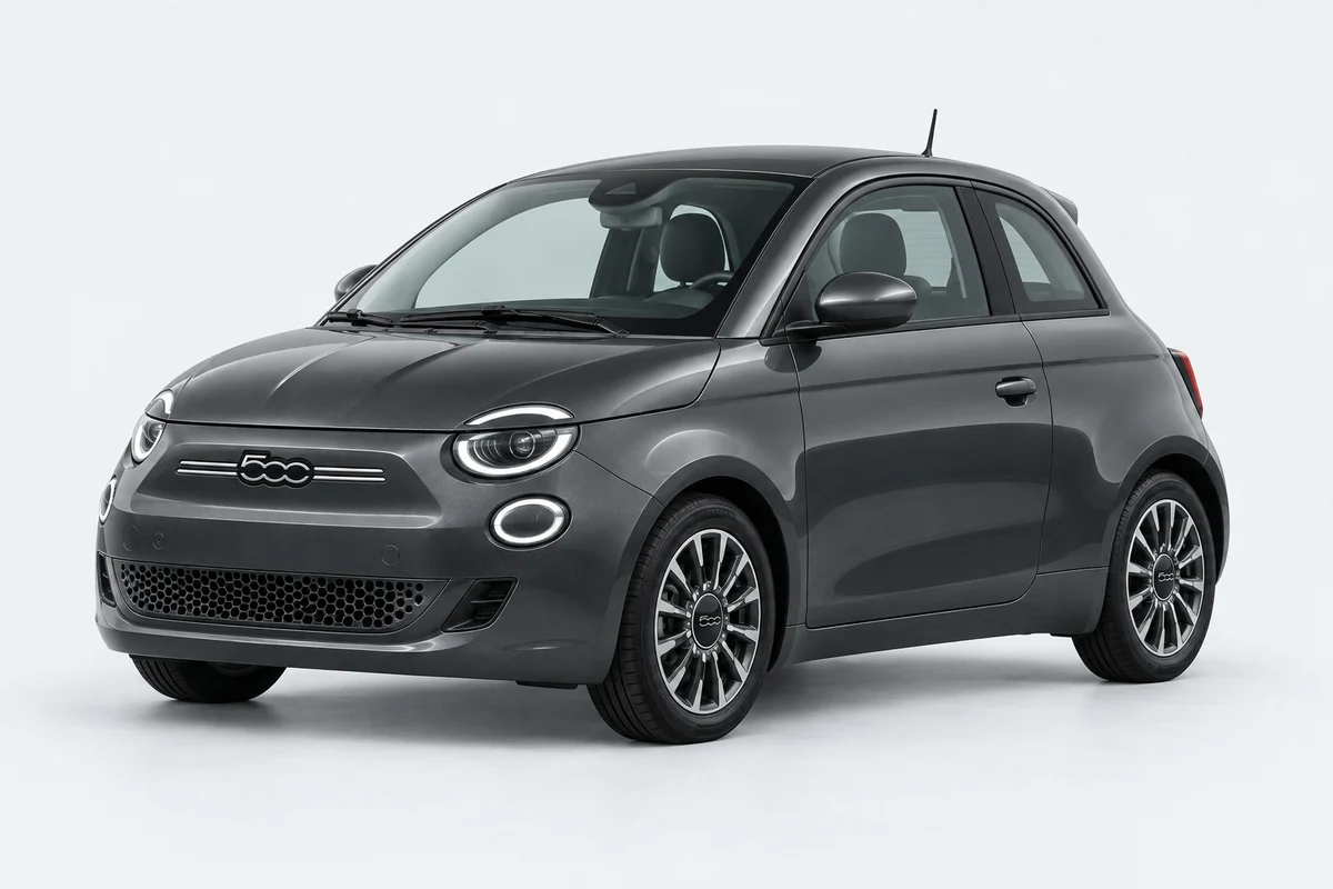 Fiat 500 — вид спереди в три четверти