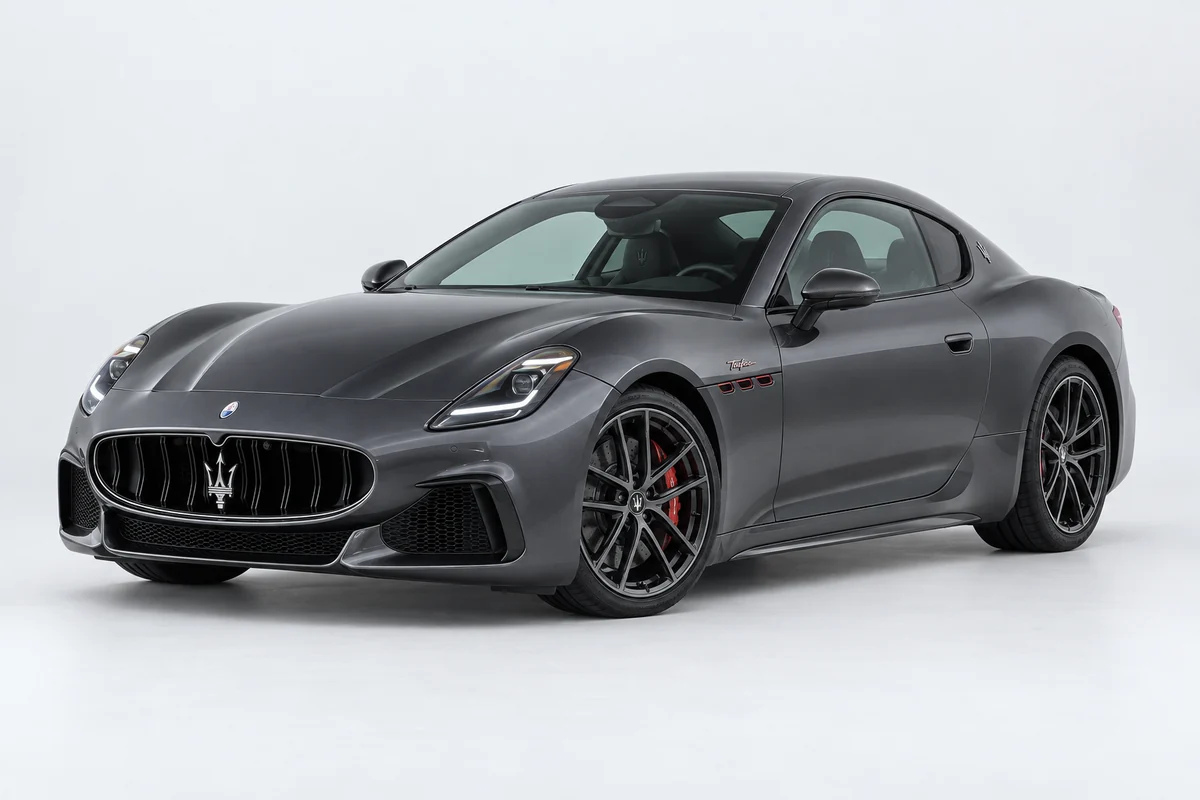 Maserati GranTurismo — вид спереди в три четверти