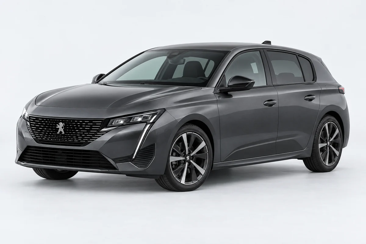 Peugeot 308 — вид спереди в три четверти